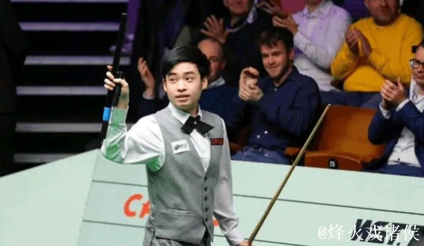 斯佳辉轰单杆136分4比3险胜戴维斯晋级32强 斯佳辉轰单杆136分4比3险胜戴维斯晋级32强